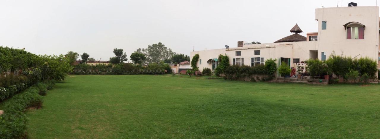 The Baghban Hotel & Resort, Baddi Exteriör bild